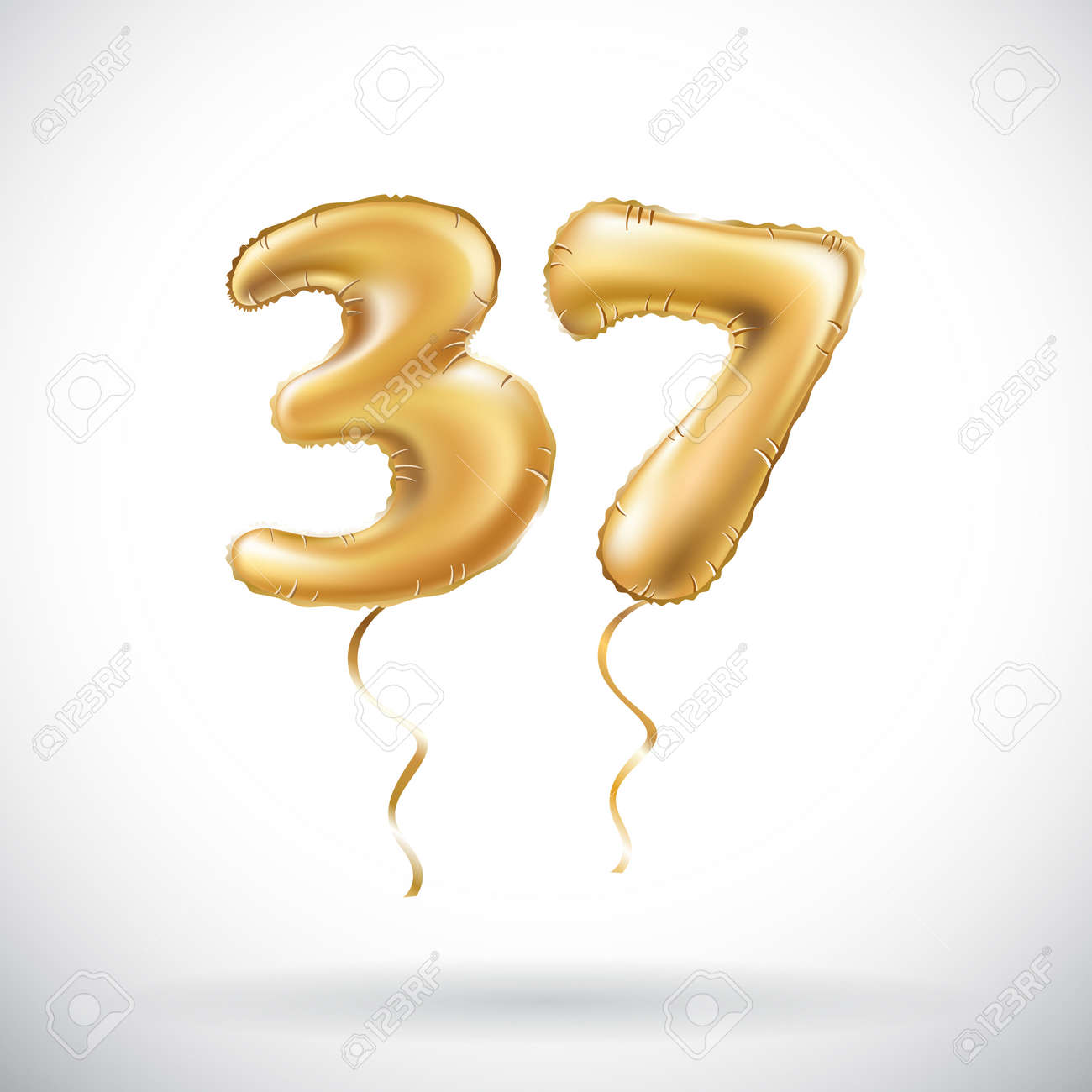 黄金数 37 37 メタリックバルーンをベクトルします ゴールデン パーティーの装飾風船 幸せな休日 お祝い 誕生日 カーニバル 新年の記念標識です アートのイラスト素材 ベクタ Image