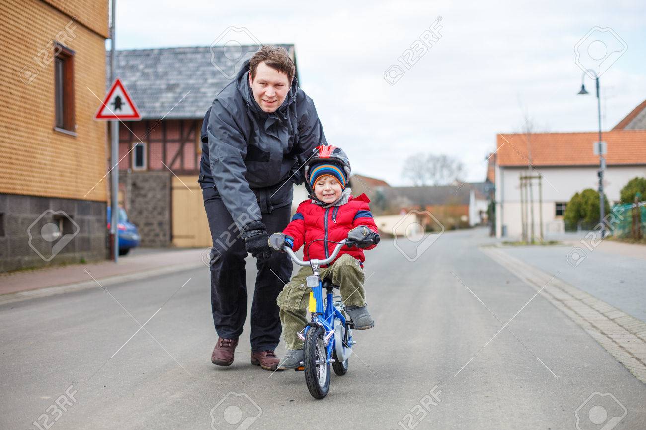 teaching a 3 year old to ride a bike