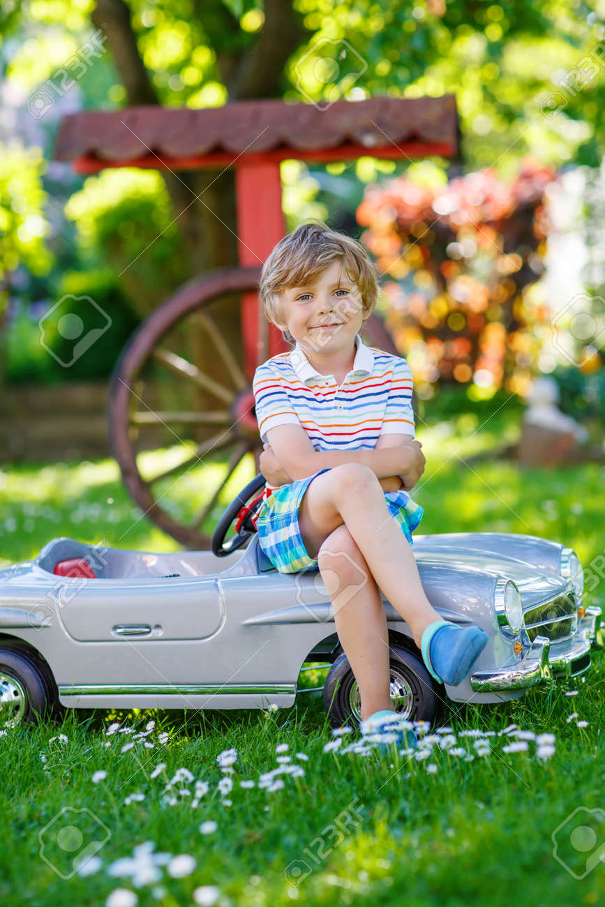 Vintage Garçon L'extérieurLes Et Préscolaire Conduire Jouet AmusantÀ Loisirs Bonne Voiture Enfant De Gros Actifs Avec Vieille Petite tChxQdsr