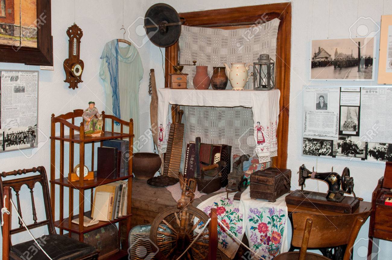 Die Museumsausstellung. Das Alte Interieur. Vintage Room. Antike ... Die Museumsausstellung. Das Alte Interieur. Vintage Room. Antike ...