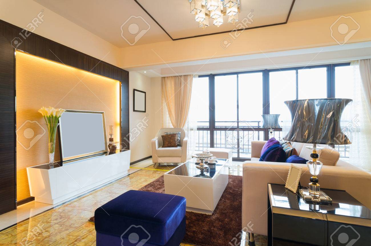 Moderne Wohnzimmer Mit Schonen Dekoration Lizenzfreie Fotos Bilder Und Stock Fotografie Image 25285364