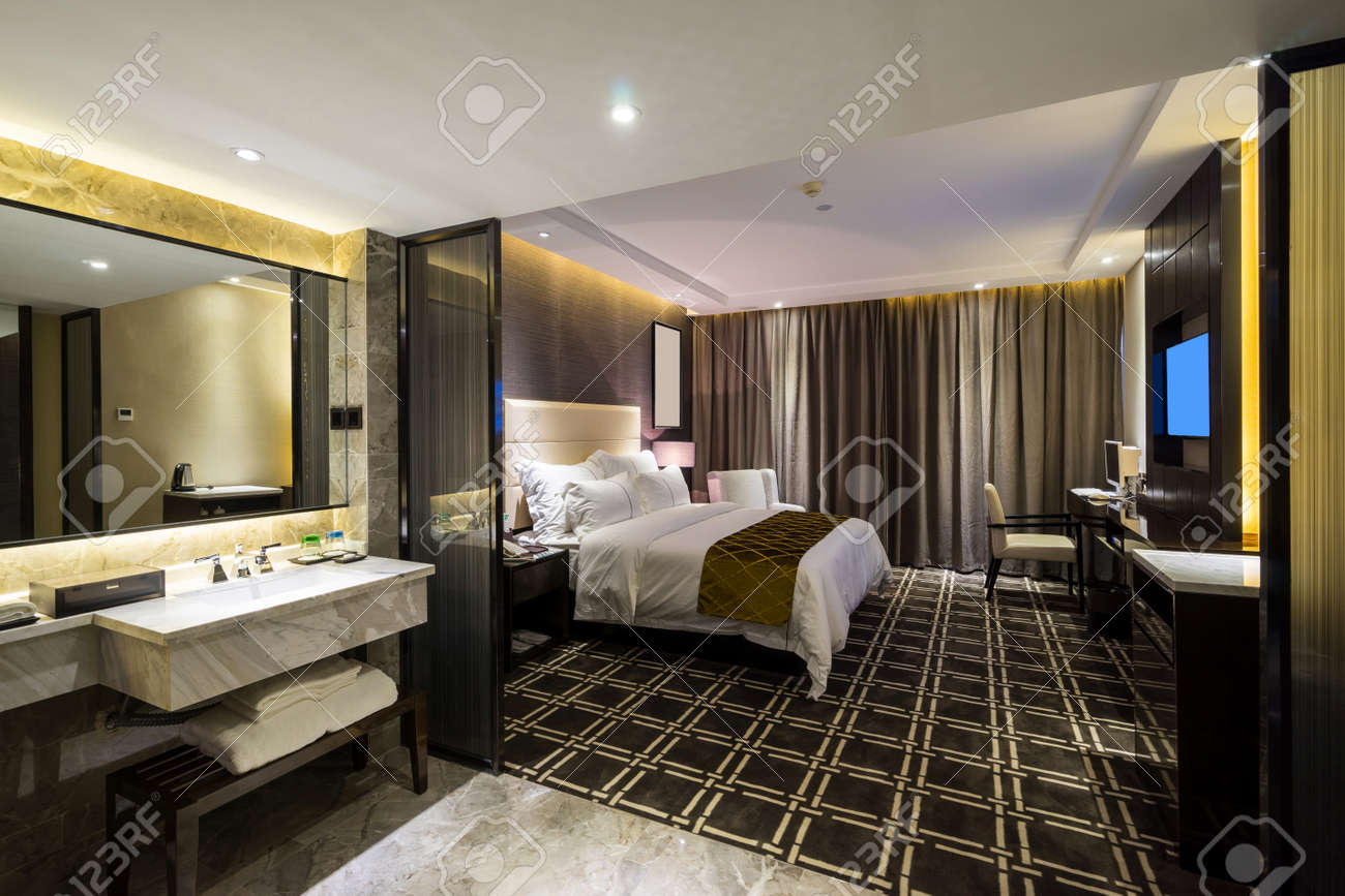 Luxus-Hotel-Schlafzimmer Mit Schönen Dekoration Lizenzfreie Fotos ... Luxus-Hotel-Schlafzimmer Mit Schönen Dekoration Lizenzfreie Fotos ...