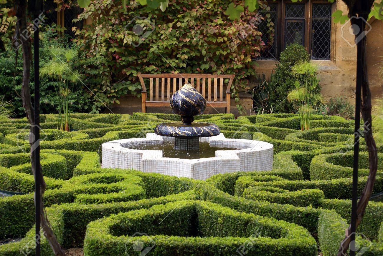 sudeley castle fountain in