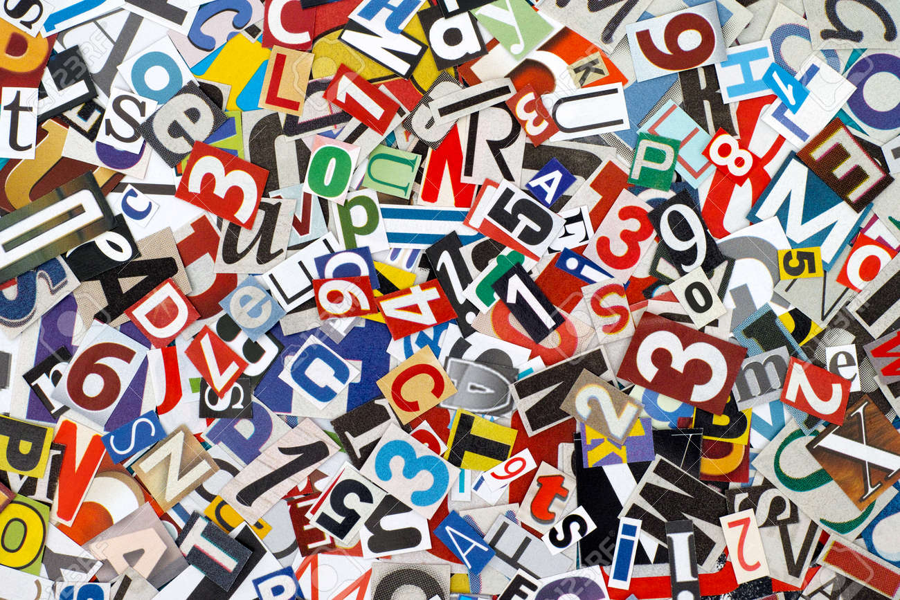 切り抜き文字や新聞や雑誌から数字のヒープの写真素材・画像素材