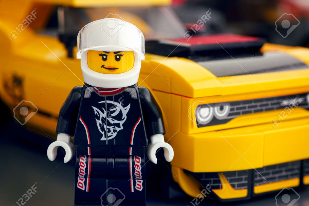lego dodge challenger srt
