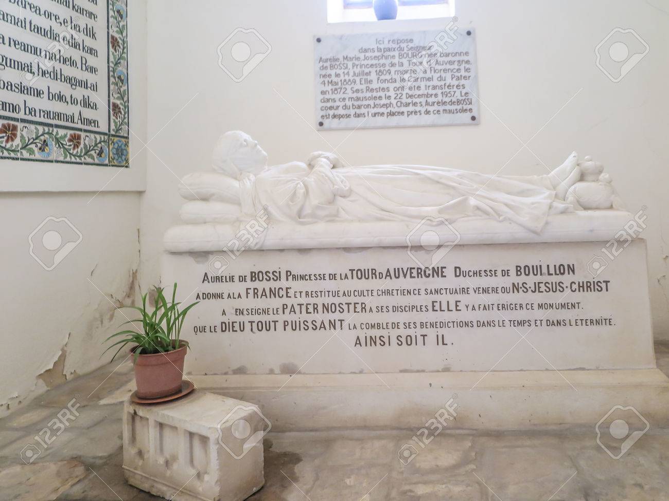 Jerusalem Israel 13 Juillet 2015 La Tombe De La Princesse De La Tour D Auvergne A L Eglise De Pater James Emery A Jerusalem Israel Banque D Images Et Photos Libres De Droits Image