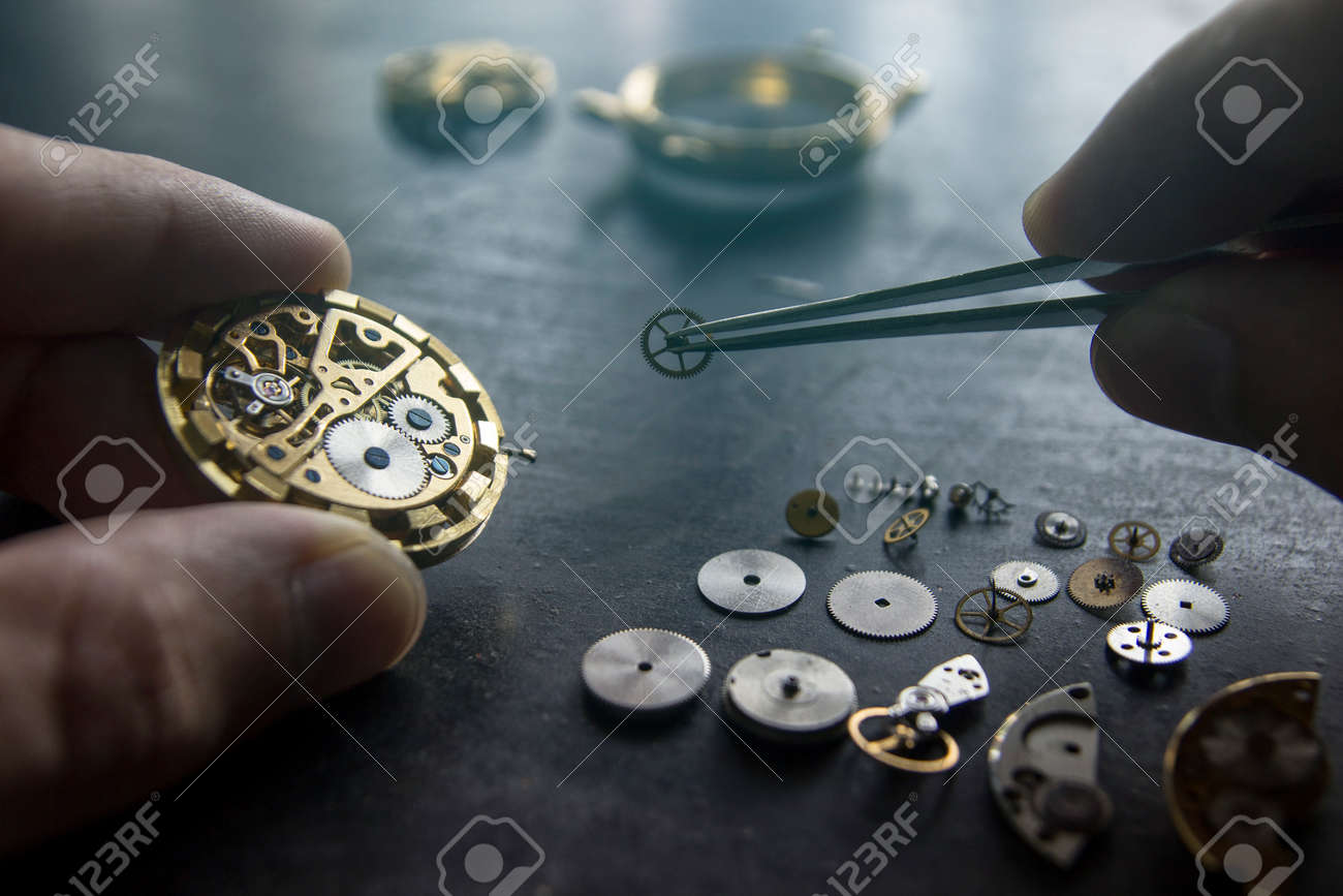 The process of repair of mechanical watches - 89351327 The process of repair of mechanical watches - 89351327