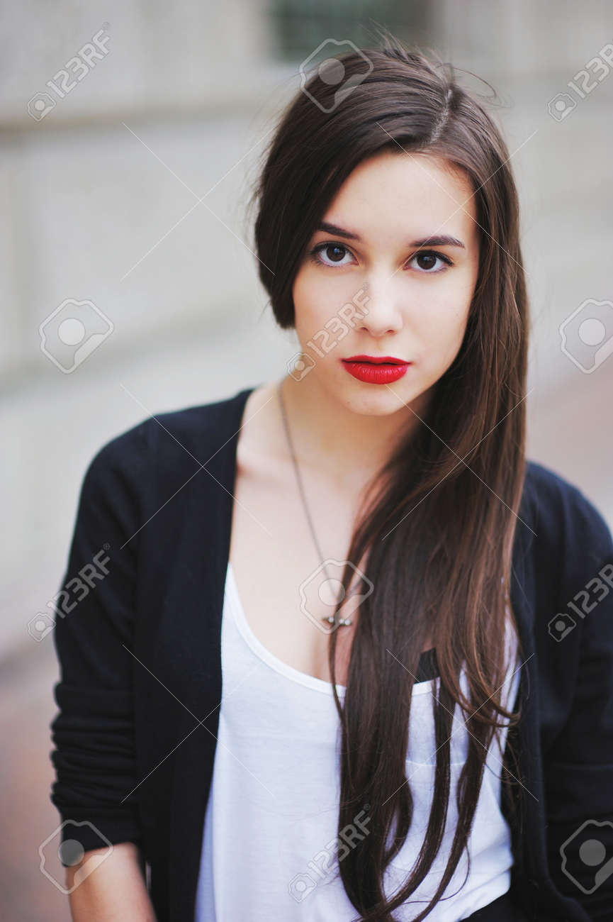 white shirt with red lips