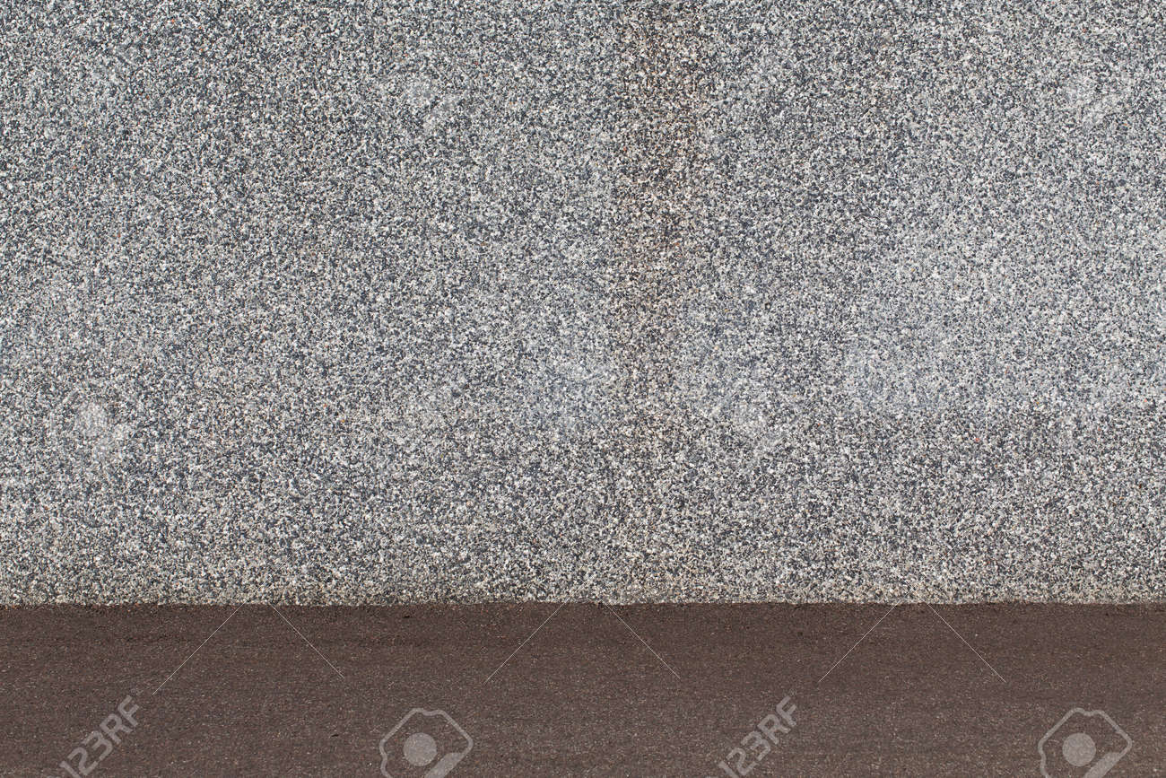Kleine Steine Wand Fur Textur Hintergrund Mit Asphaltboden Lizenzfreie Fotos Bilder Und Stock Fotografie Image 58718947