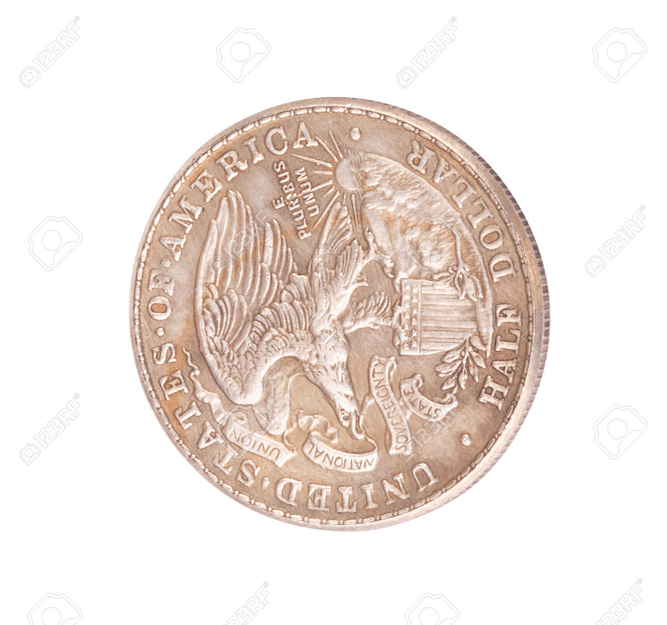 흰색 배경에 고립 된 반 달러 동전 로열티 무료 사진, 그림, 이미지 그리고 스톡포토그래피. Image 122681196