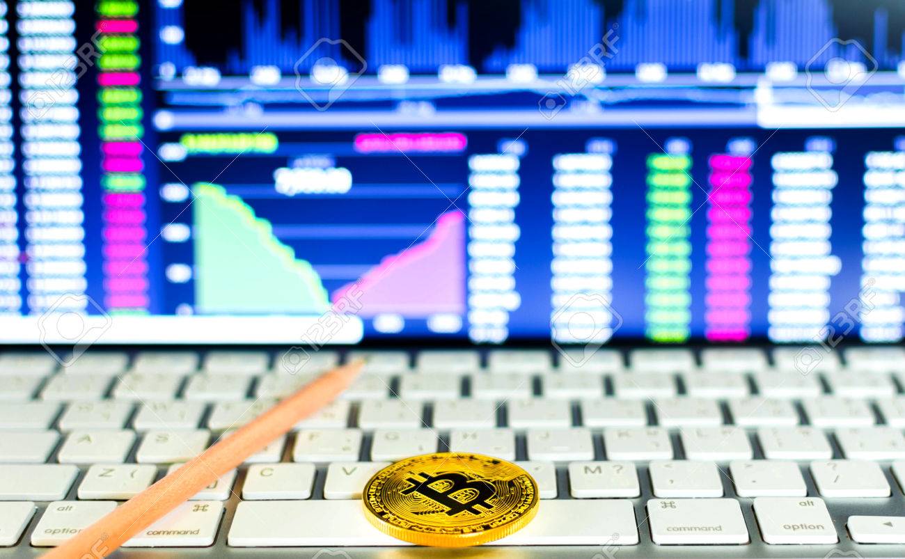 ゴールド Bitcoin とグラフの背景を取引します。仮想通貨の概念。の写真素材・画像素材 Image 86250895