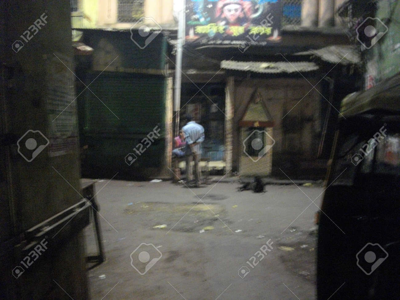 売春婦と交渉 夜の生活 ソナガチを旅行します ソナガチ 08 03 15 コルカタ インドで撮影夜の時間 ソナガチはアジアの最も大きい歓楽街です の写真素材 画像素材 Image 売春婦と交渉 夜の生活 ソナガチを旅行します ソナガチ 08 03 15 コルカタ インドで撮影夜の時間 ソナガチはアジアの最も大きい歓楽街です の写真素材 画像素材 Image