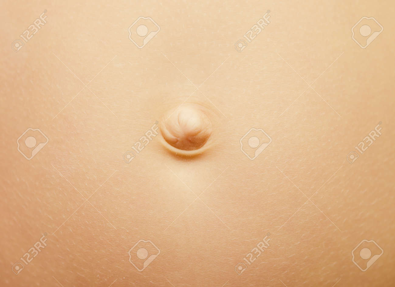 軟体少女　臍 赤ちゃんのおへそのクローズ アップの写真素材・画像素材 Image 27500232