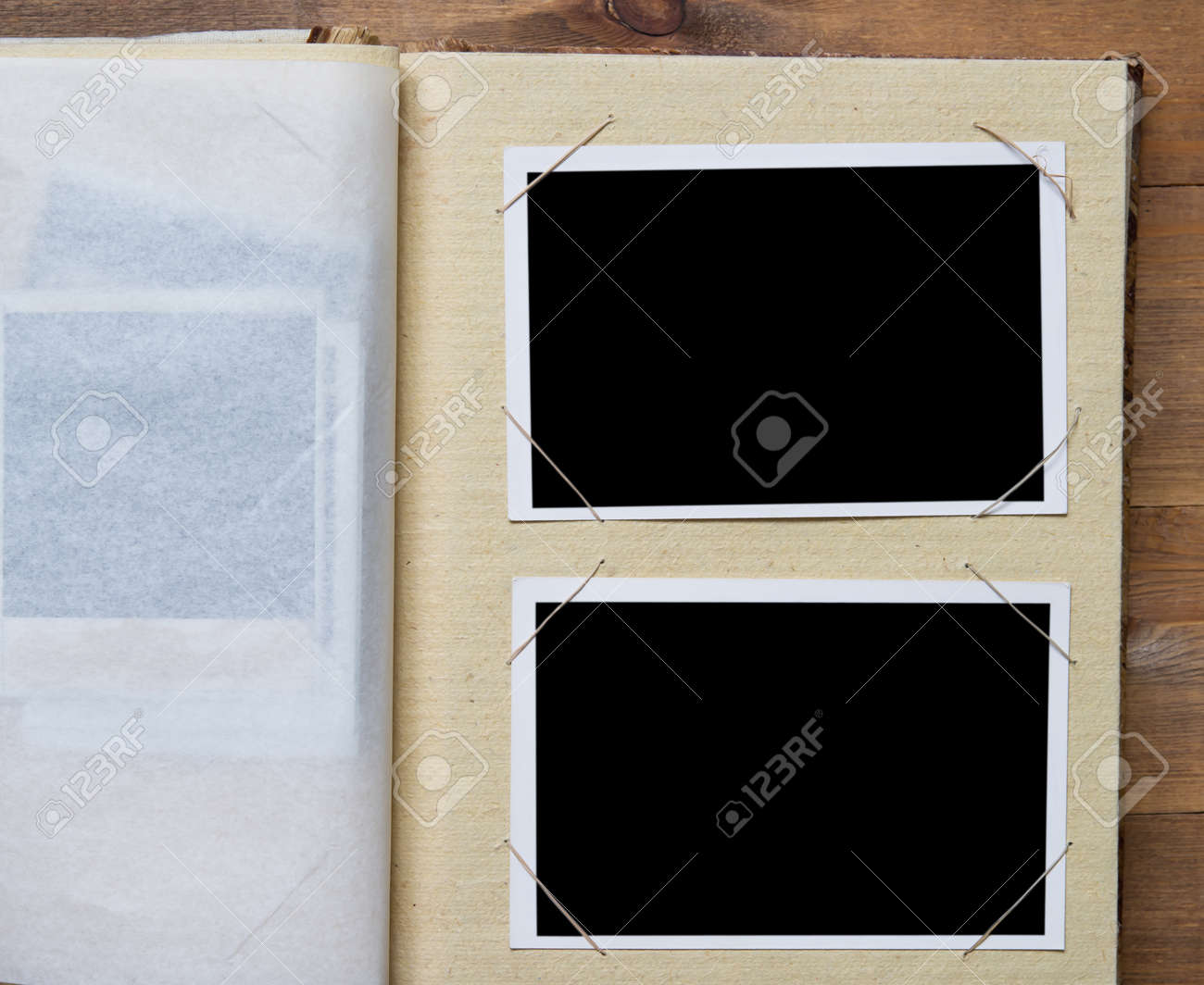 本の中のフォト フレーム の写真素材 画像素材 Image