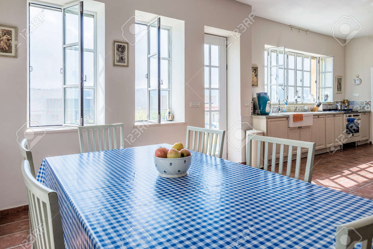 Quelle couleur pour une cuisine chic ? 40+ idées de peinture et meubles !