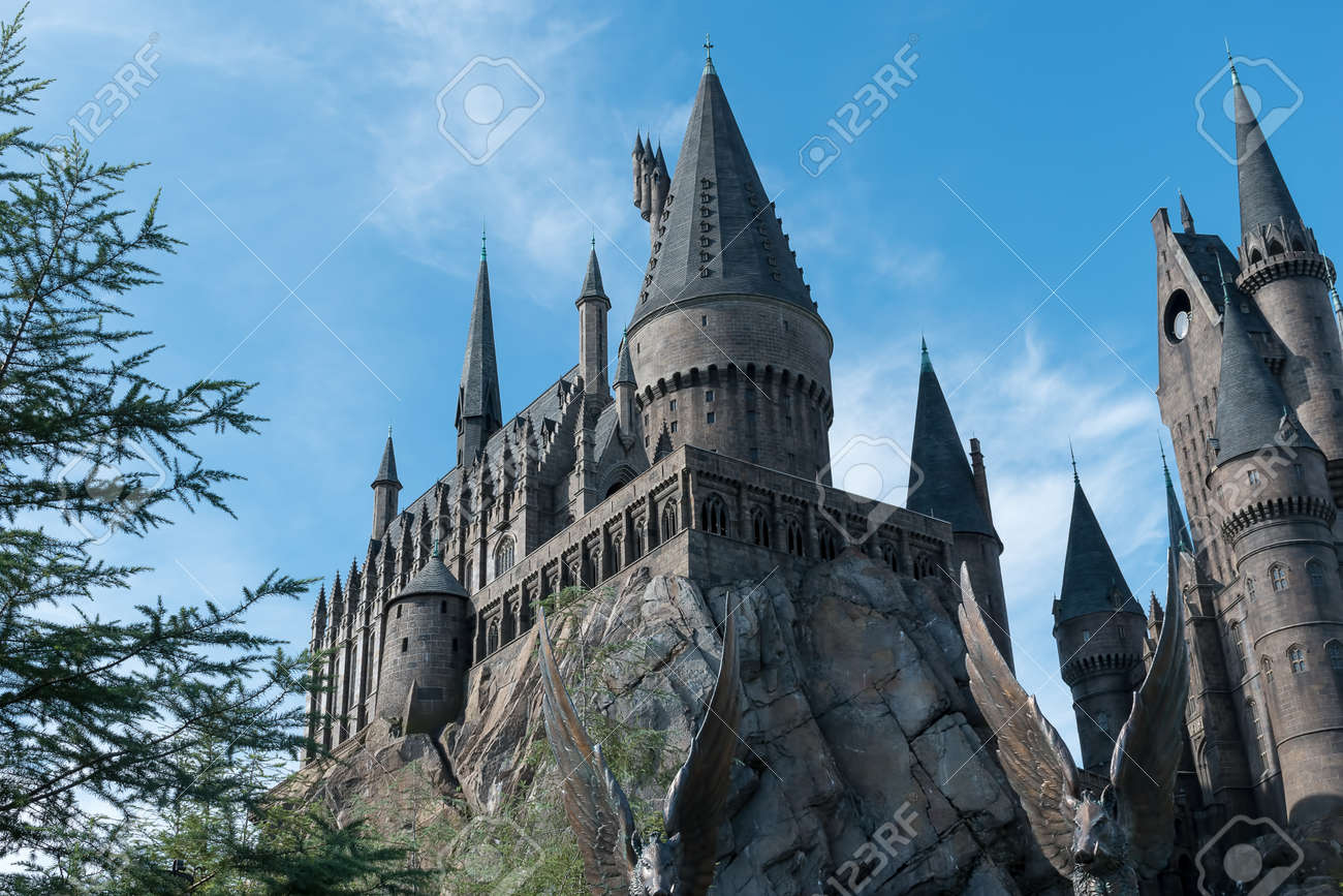 オーランド アメリカ合衆国 15 年 8 月 27 日 ユニバーサル スタジオ オーランドでハリー ポッター の魔法の世界でホグワーツ城の一部です ユニバーサル スタジオ オーランドは オーランド フロリダ 米国のテーマパークです の写真素材 画像素材