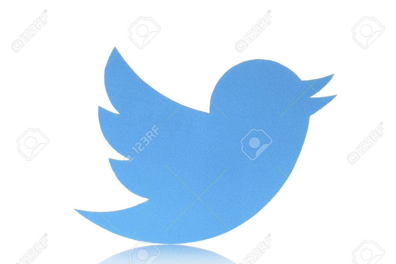 キエフ ウクライナ 2 月 5 日 15 Twitter のロゴの鳥は白い背景の上の紙に印刷 Twitter は ショート メッセージの送受信を行えるように オンラインのソーシャルネットワー キング サービスです の写真素材 画像素材 Image