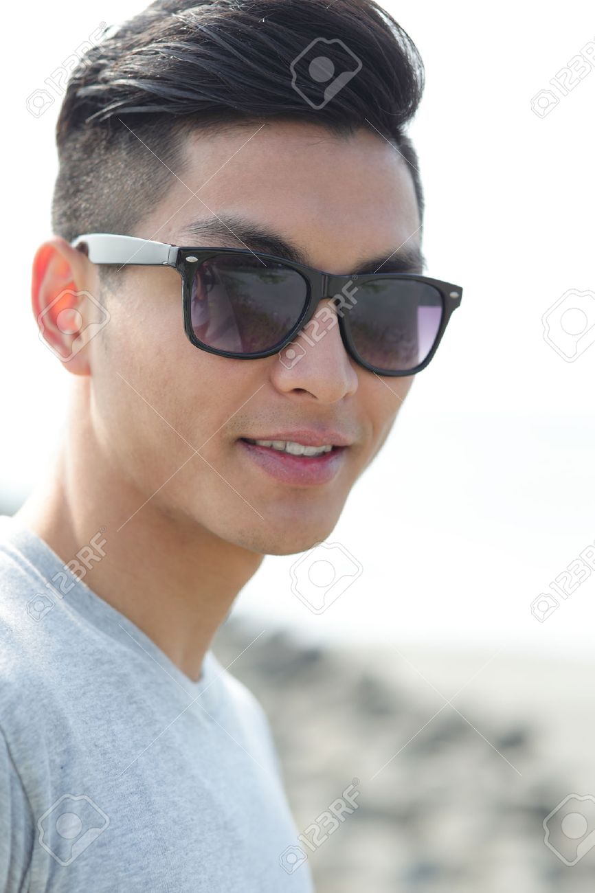 gafas de sol hombre joven