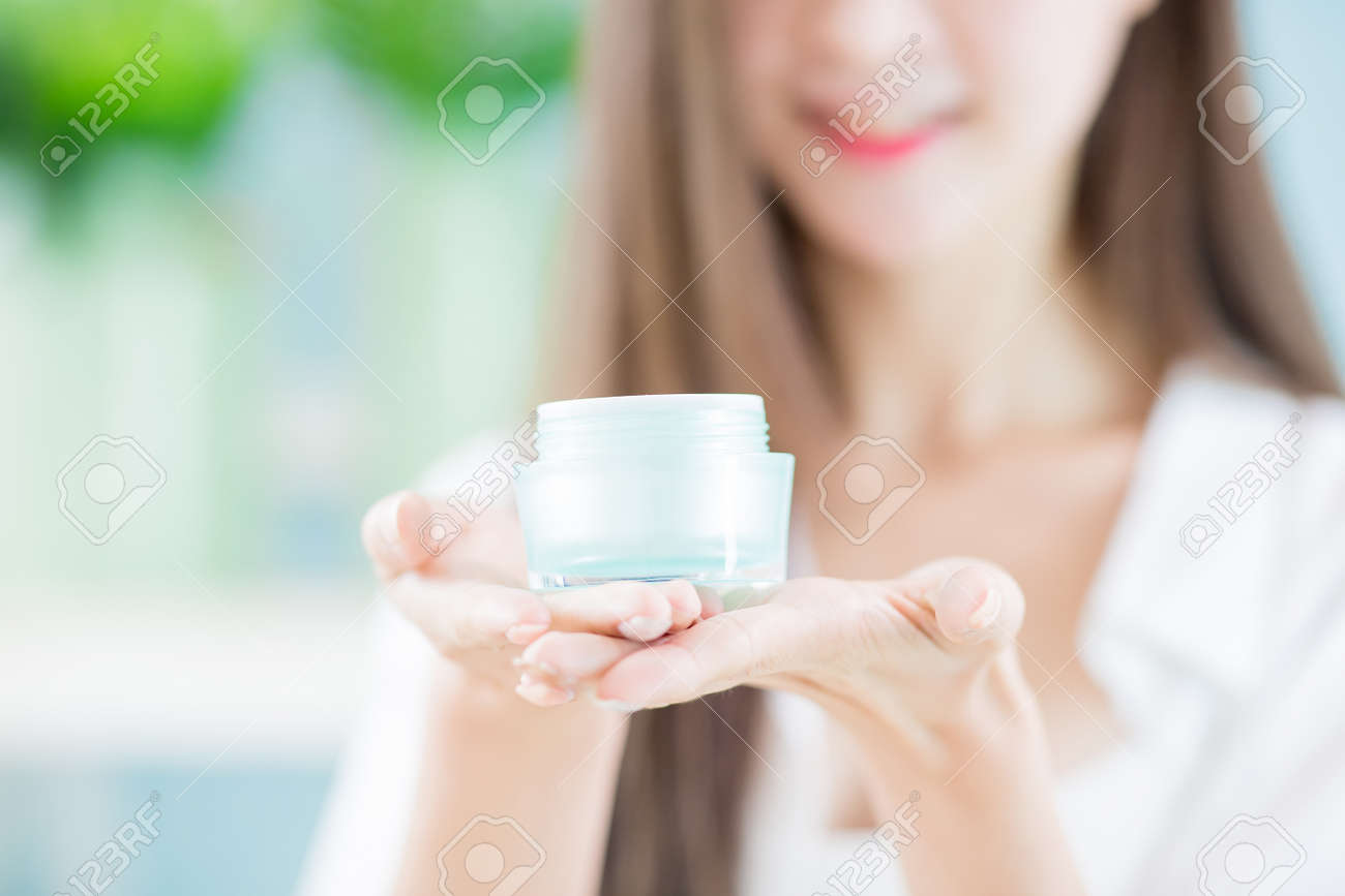 moisturizer in home