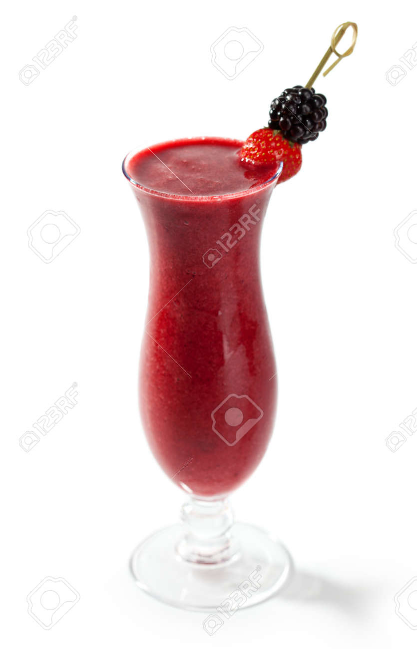 白い背景に分離された冷凍ブルーベリー カクテル の写真素材 画像素材 Image