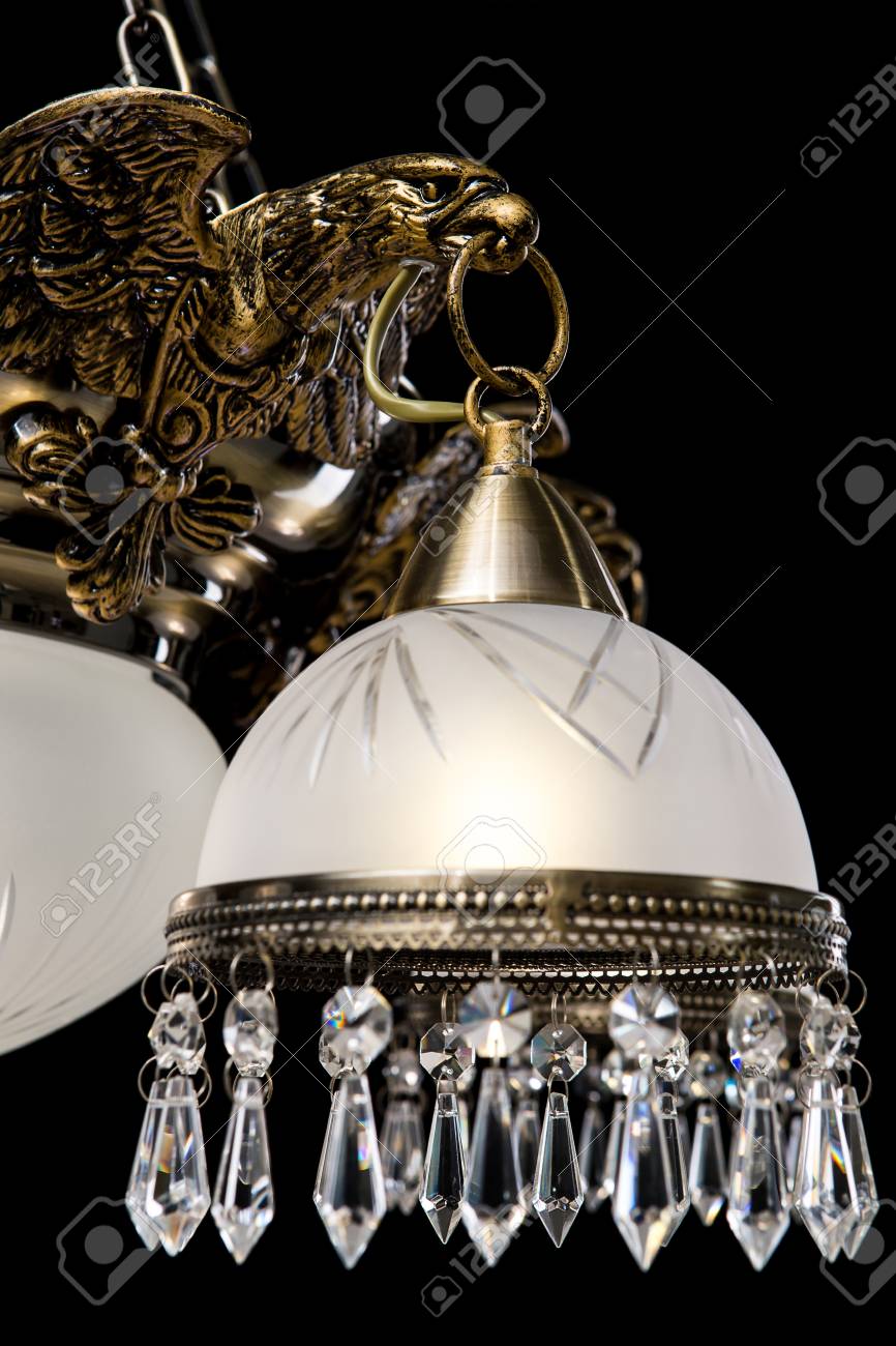 Lampadario Classico Isolato Su Sfondo Nero. Lampadario Per L\'interno ... Lampadario Classico Isolato Su Sfondo Nero. Lampadario Per L\'interno ...