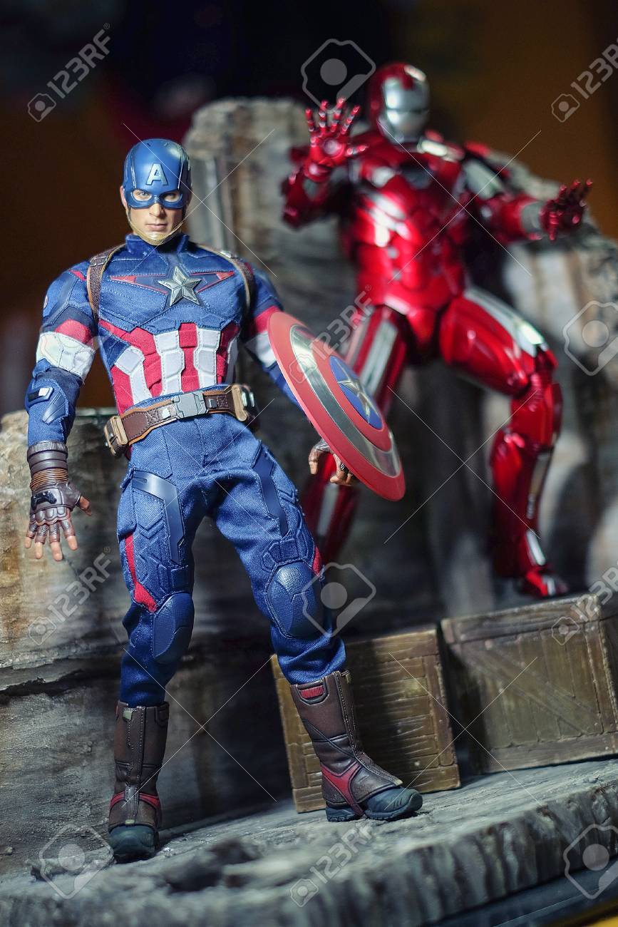 juguete iron man flotante