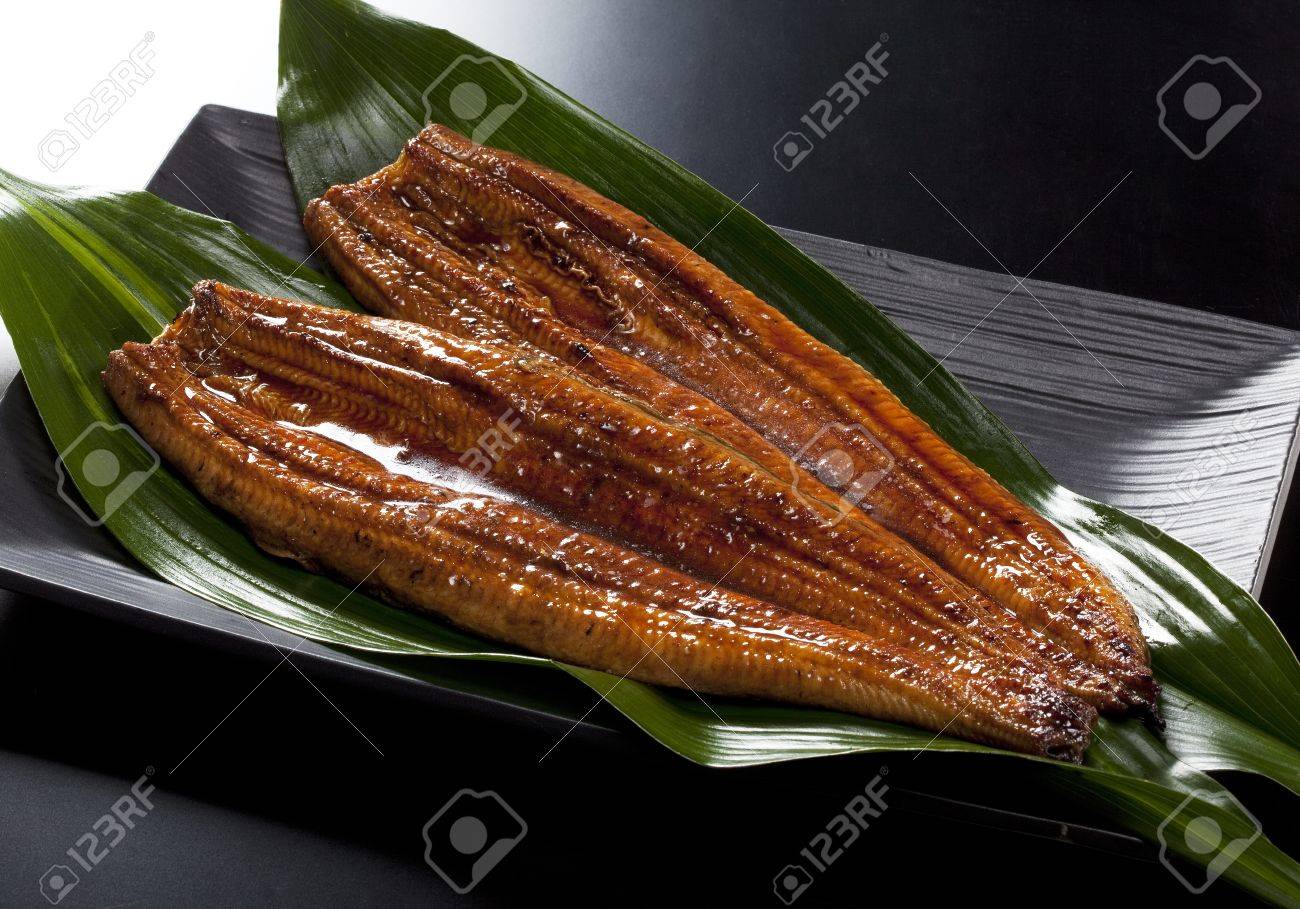 japanese food roast eel ( unagi ) on bamboo grass - 10314075 japanese food roast eel ( unagi ) on bamboo grass - 10314075