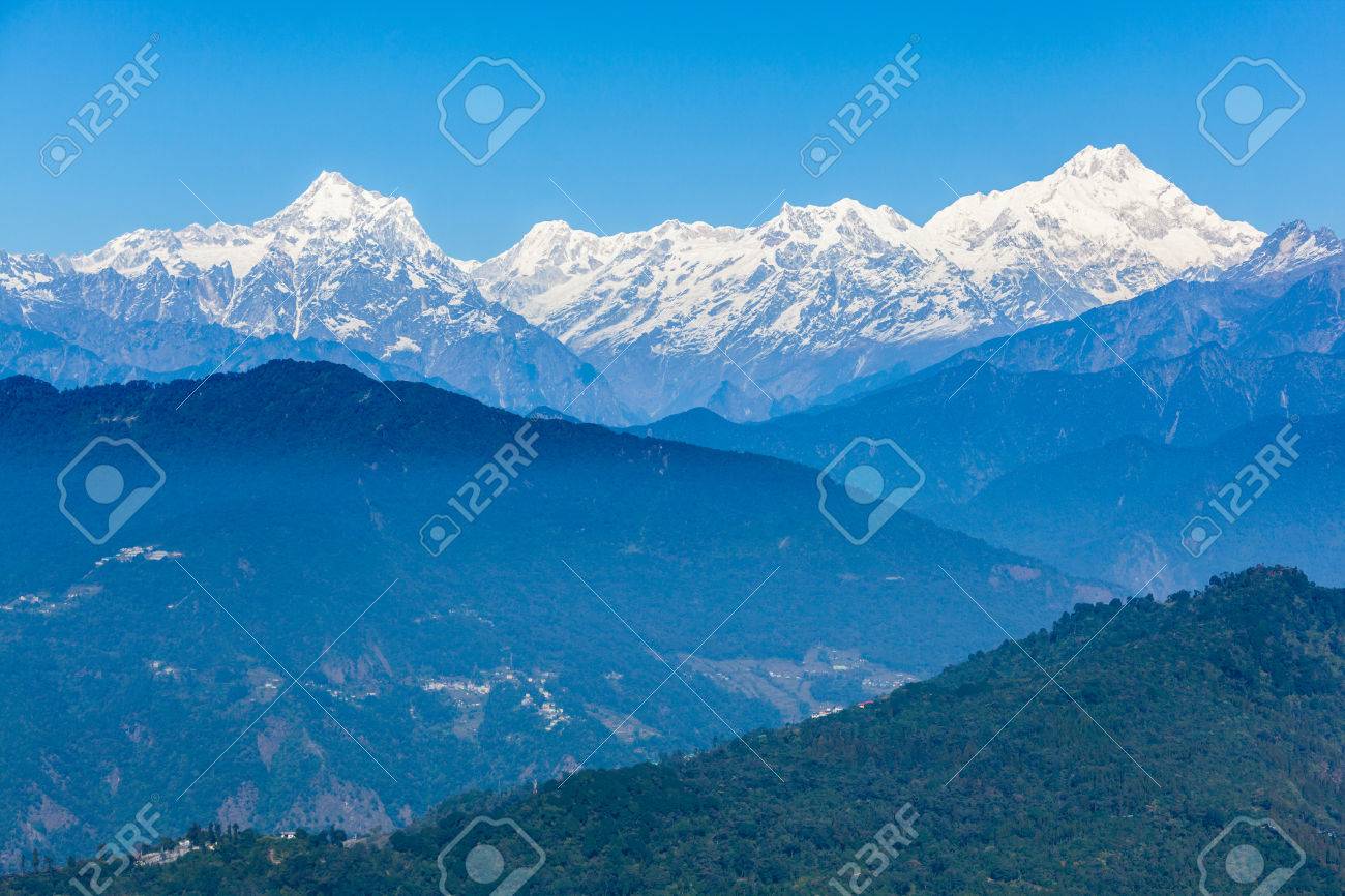 Kangchenjunga Est La Troisième Plus Haute Montagne Du Monde Et Se Trouve En Partie Au Népal Et En Partie à Sikkim En Inde