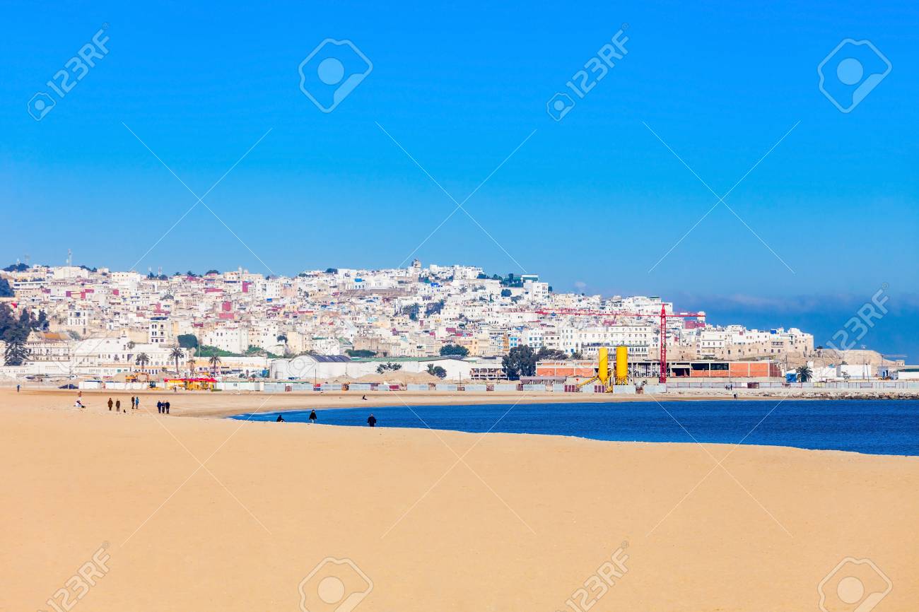 Immagini Stock Tangeri Spiaggia Della Citta A Tangeri In Marocco Tangeri E Una Grande Citta Nel Nord Del Marocco Tangeri Situato Sulla Costa Nordafricana All Ingresso Occidentale Dello Stretto Di Gibilterra Image