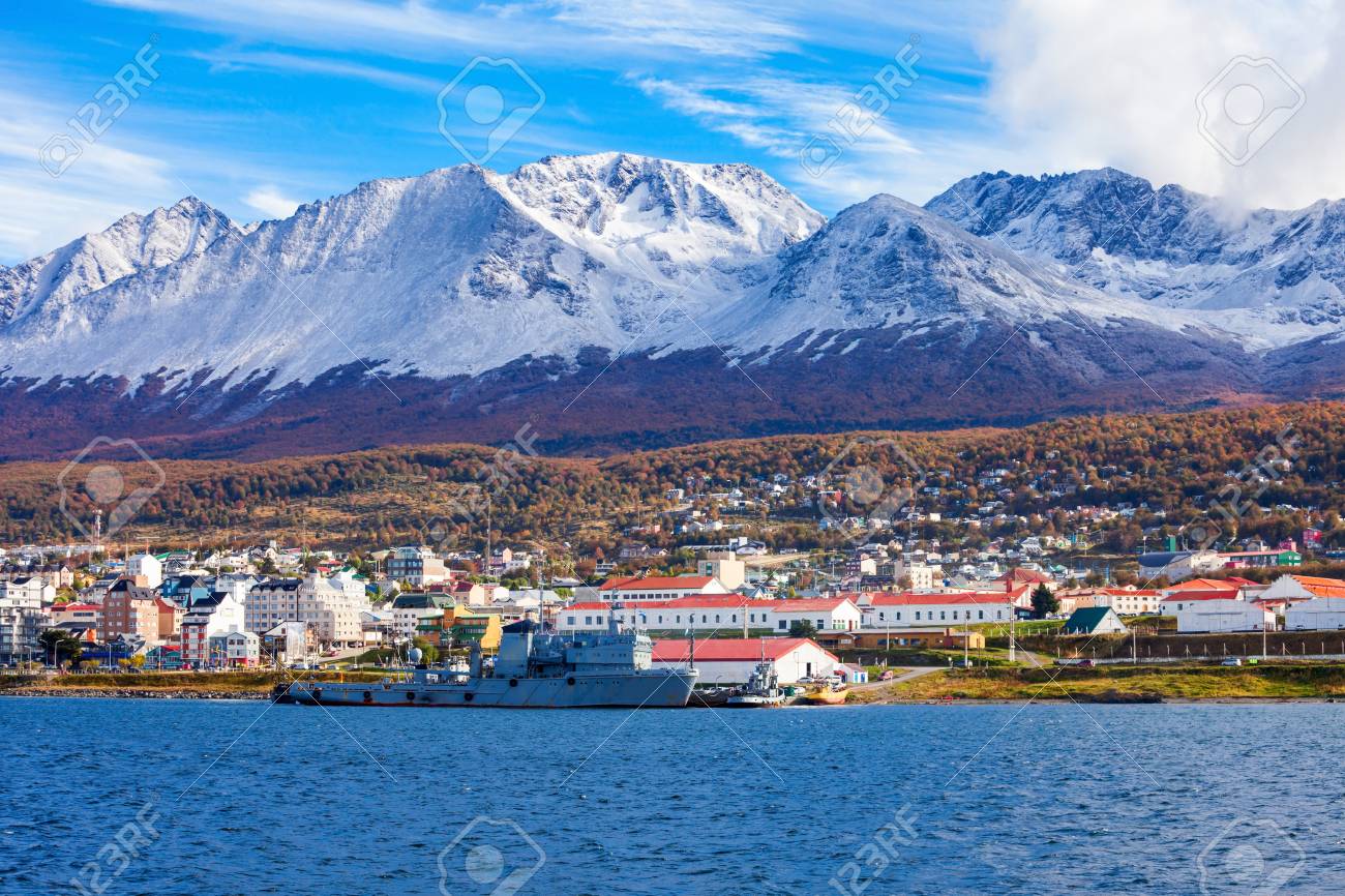 ウシュアイア上空表示 ウシュアイアはアルゼンチンのティエラ デル フエゴ州の州都です の写真素材 画像素材 Image