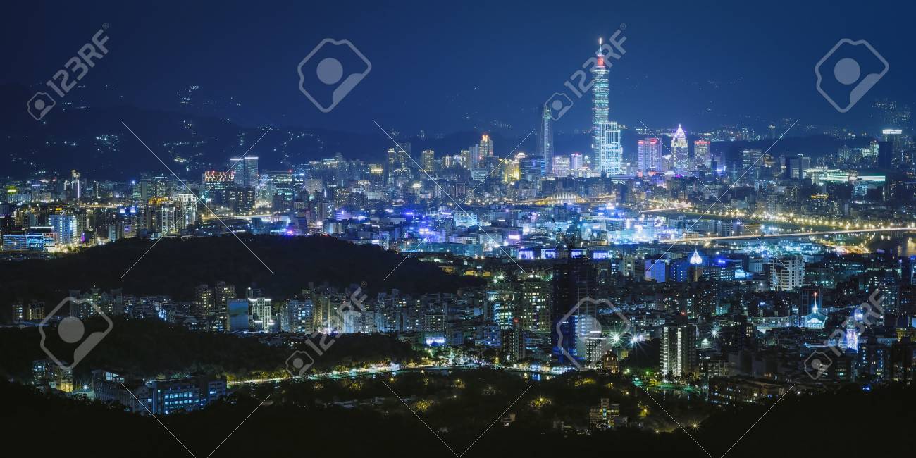 台湾 台北市の備山寺からの台北夜景 の写真素材 画像素材 Image 台湾 台北市の備山寺からの台北夜景 の写真素材 画像素材 Image