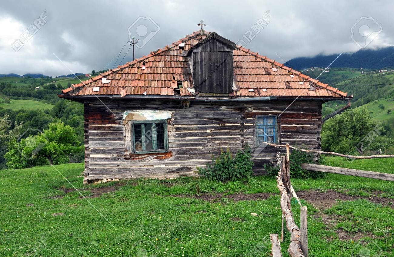 Maison En Bois Abandonnée Dans La Campagne De Transylvanie Roumanie