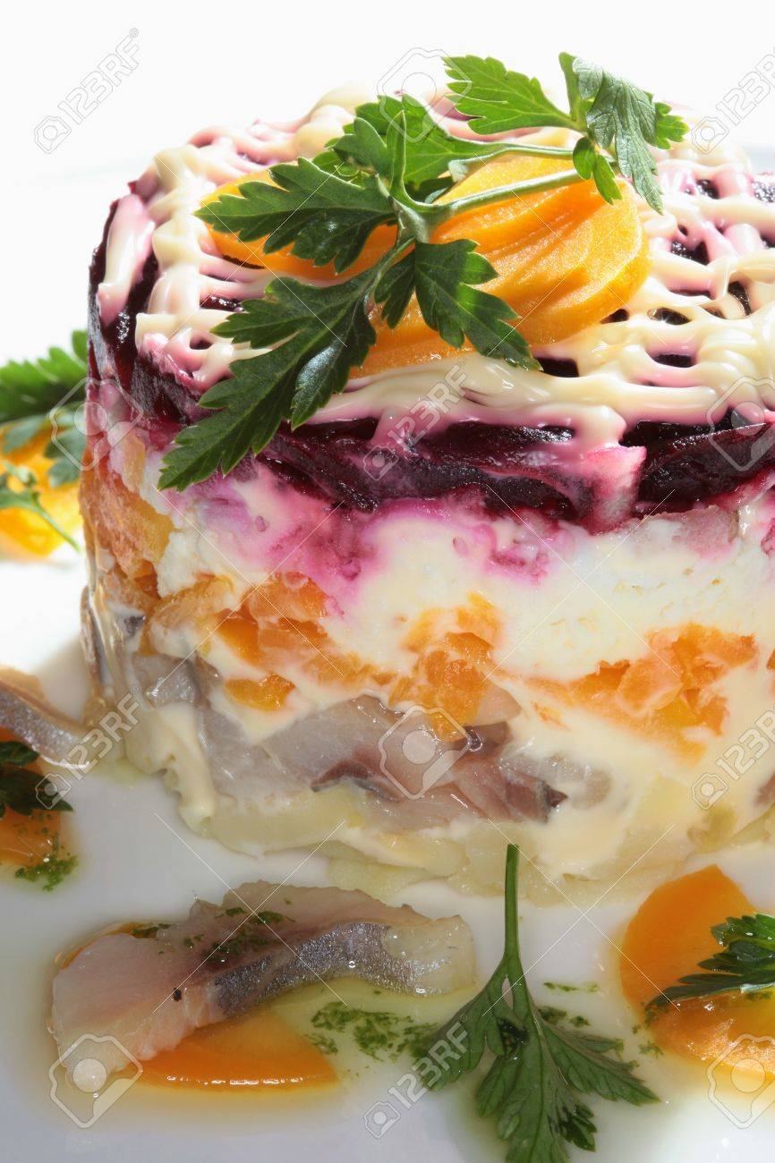 Salade Entree Froide Avec Du Poisson Banque D Images Et Photos