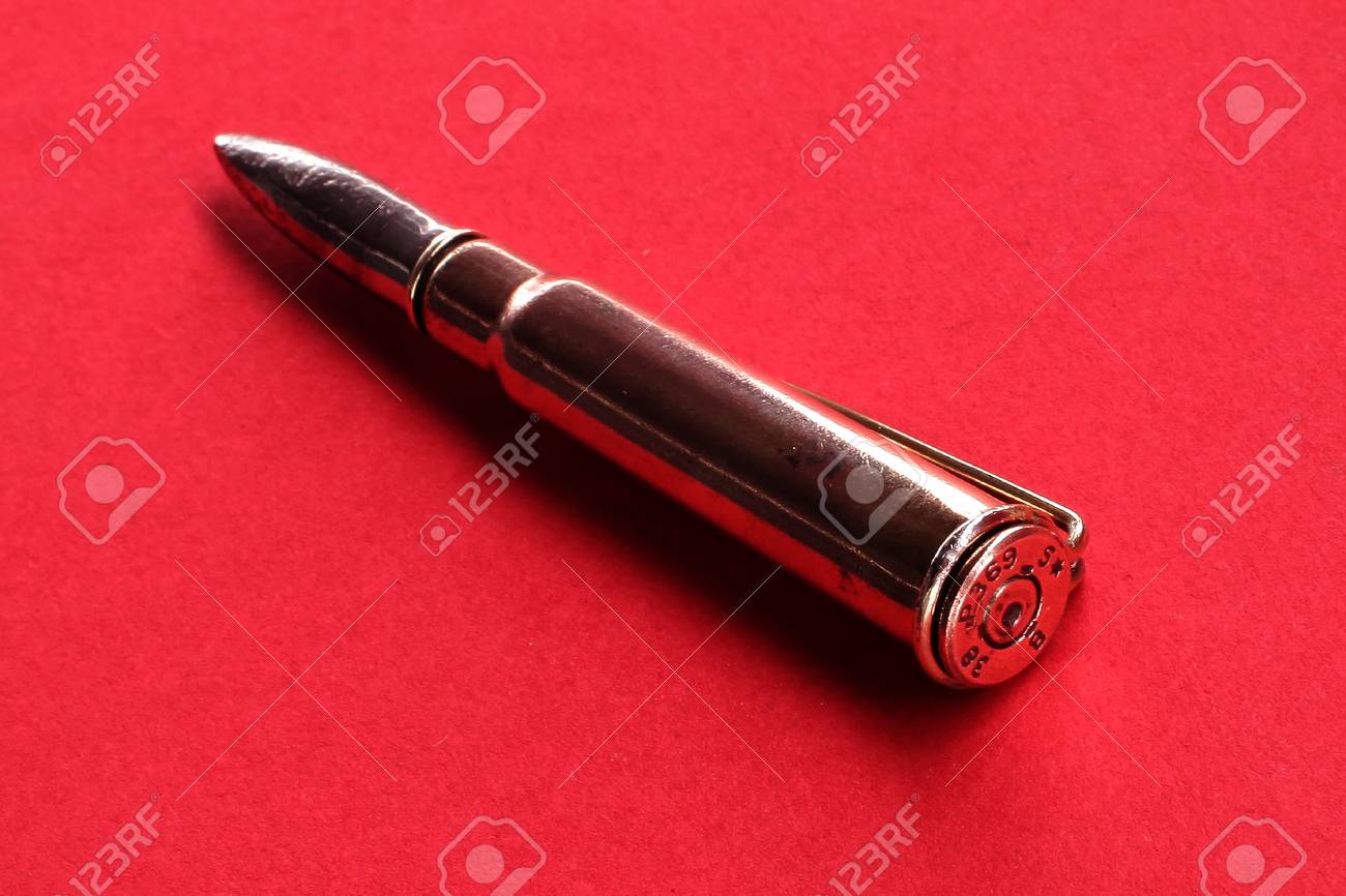 Stylo A Bille Fait De Douilles Et De Balles De La Seconde Guerre Mondiale Banque D Images Et Photos Libres De Droits Image 85555407