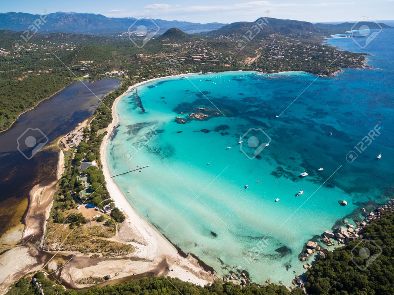 Vue Aérienne De La Plage De Santa Giulia à Lîle Corse En France