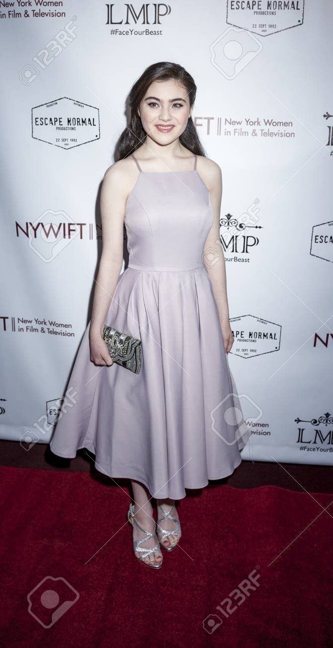 ニューヨーク ニューヨーク アメリカ合衆国 16 年 3 月 4 日 女優リラ クロフォード Dga 劇場 マンハッタンで 少しミス完璧な ニューヨークの特別上映に出席します の写真素材 画像素材 Image