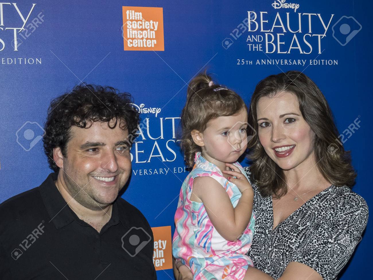 ニューヨーク ニューヨーク アメリカ合衆国 16 年 9 月 18 日 デビッド クラムホルツ L と 美女と野獣 に出席ヴァネッサ Britting 25 周年記念上映アリス Tully ホール リンカーン センター マンハッタン の写真素材 画像素材 Image