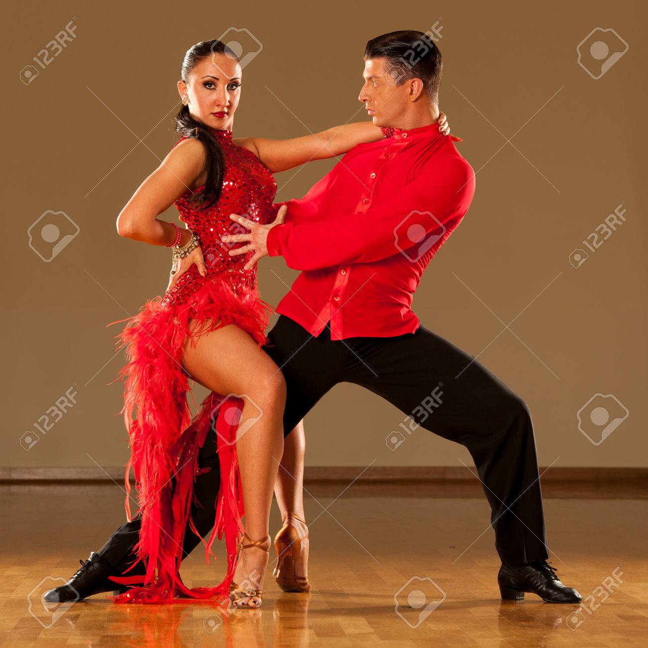 самба танцоры в бразилии. латины двойное. полина дубейко бальные танцы. дмитрий тришин латина. латины двойное.