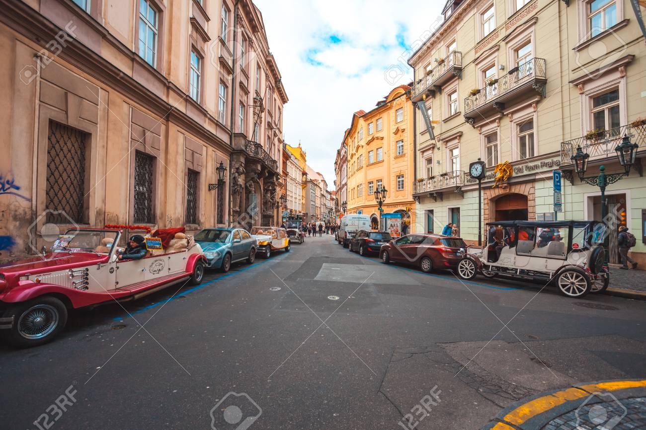 walking on cars tour 2018