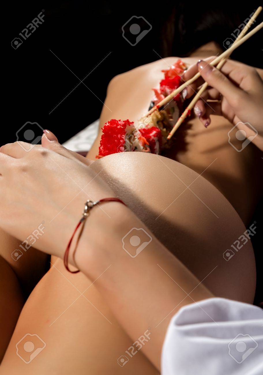 image de femme nue aux restaurant imache de femme nu image de femme nue aux restaurant imache de femme nu