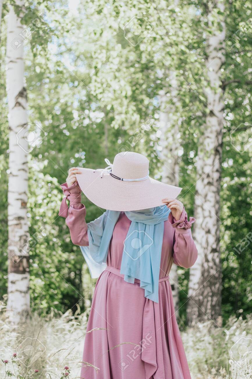 hijab pink dress