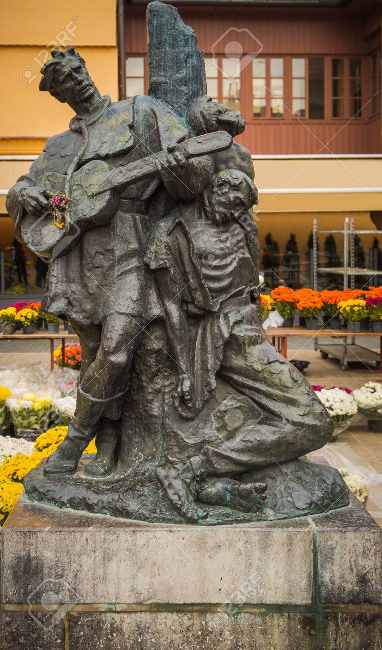 Statue Of Petrica Kerempuh With His Countryman Picture Of Statue