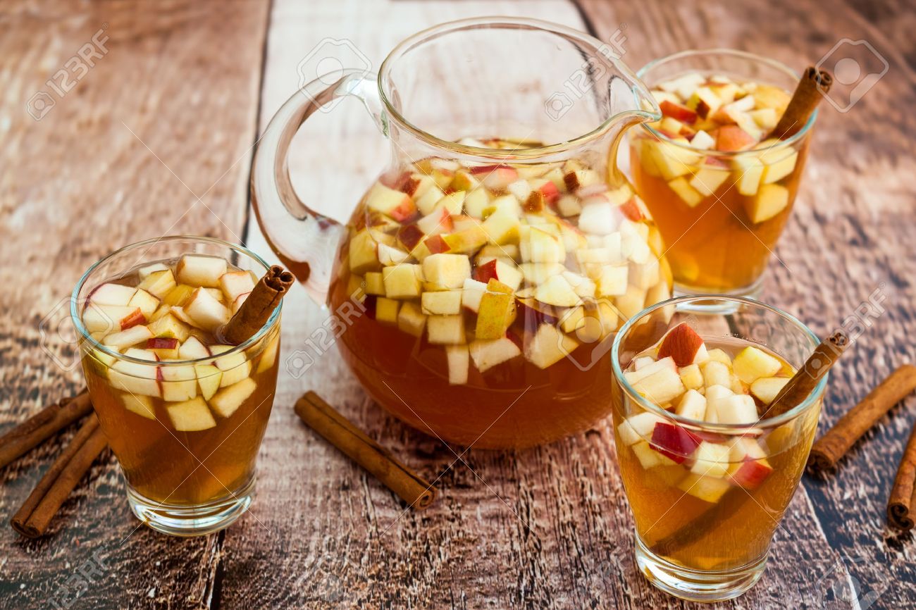 Autumn sangria with apples,pears and cinnamon - 44468811 Autumn sangria with apples,pears and cinnamon - 44468811