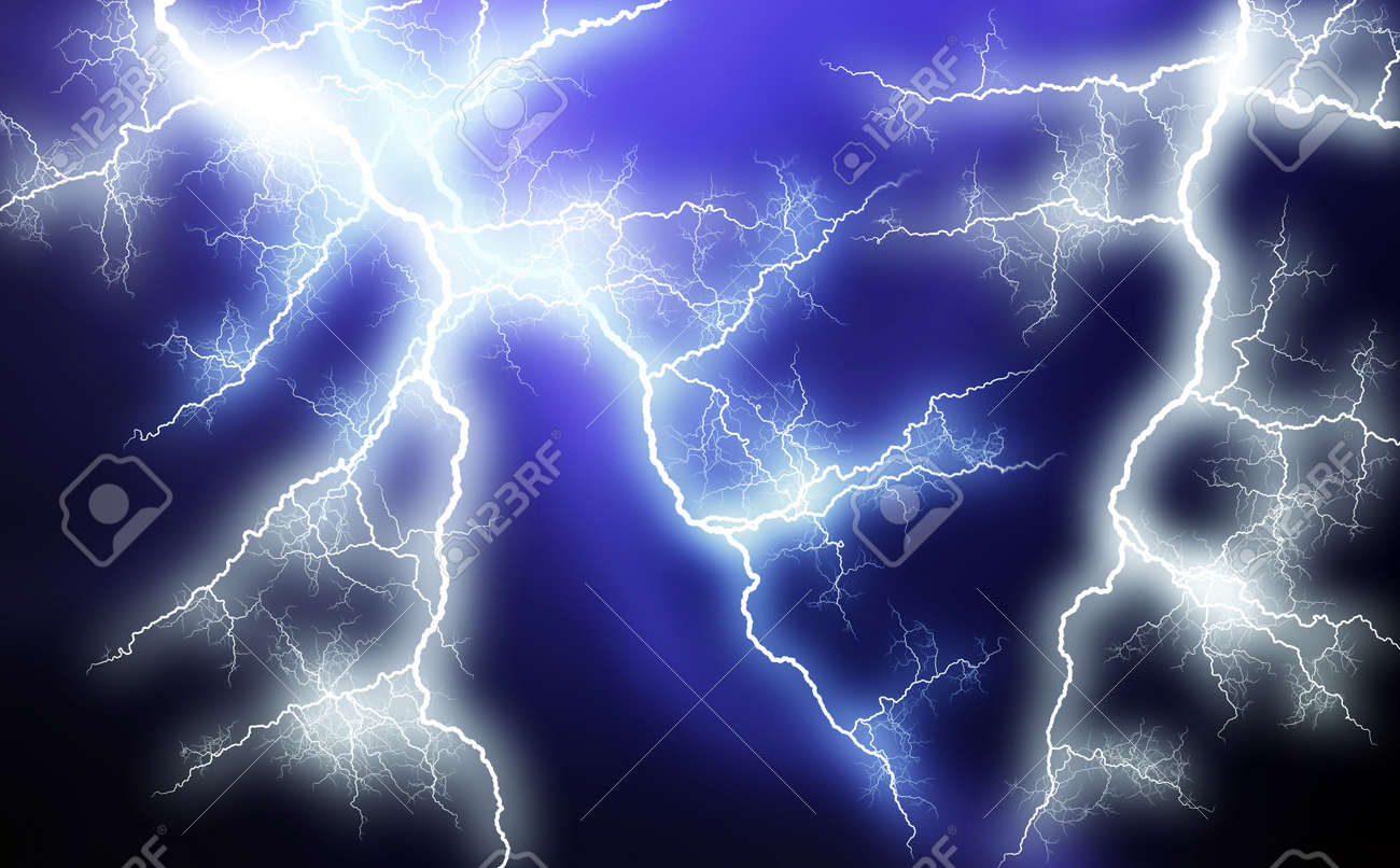 夜の雷対決 の写真素材 画像素材 Image