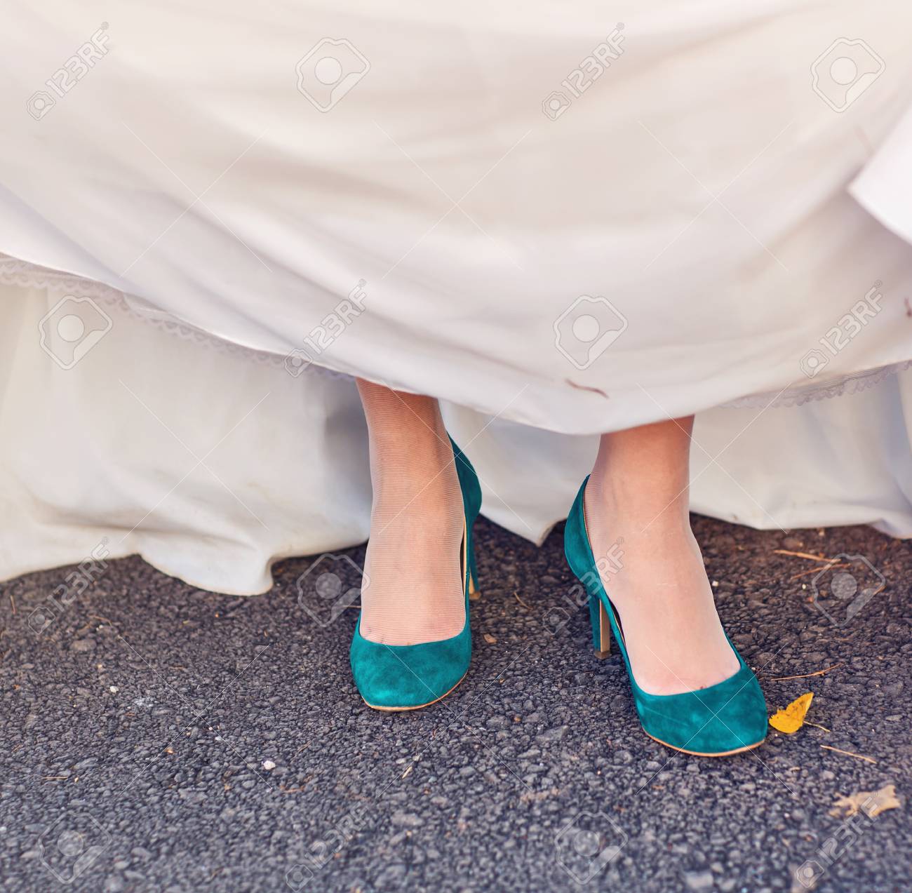 turquoise wedding shoes for bride