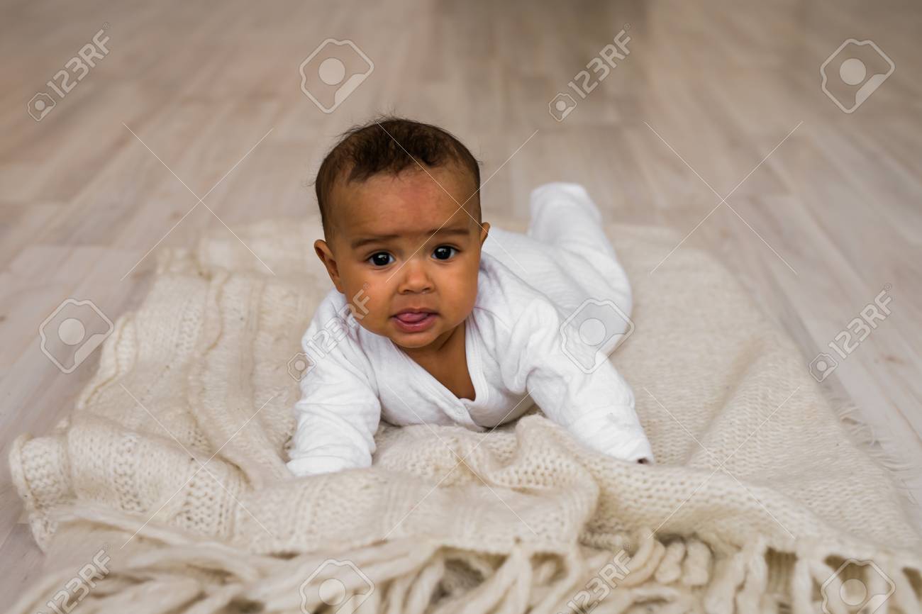 Portrait D Un Bebe Metisse Banque D Images Et Photos Libres De Droits Image Portrait D Un Bebe Metisse Banque D Images Et Photos Libres De Droits Image