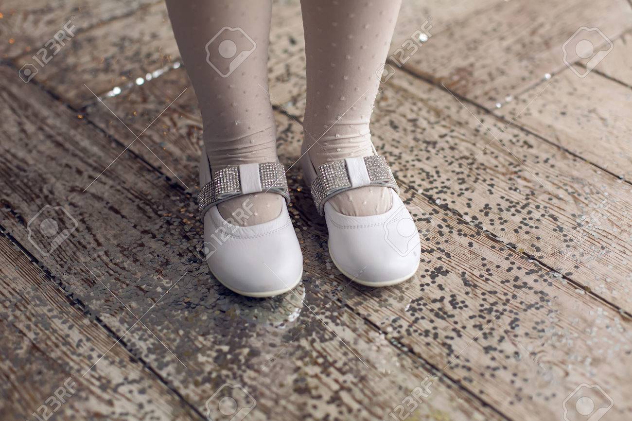 little girl white dress sandals