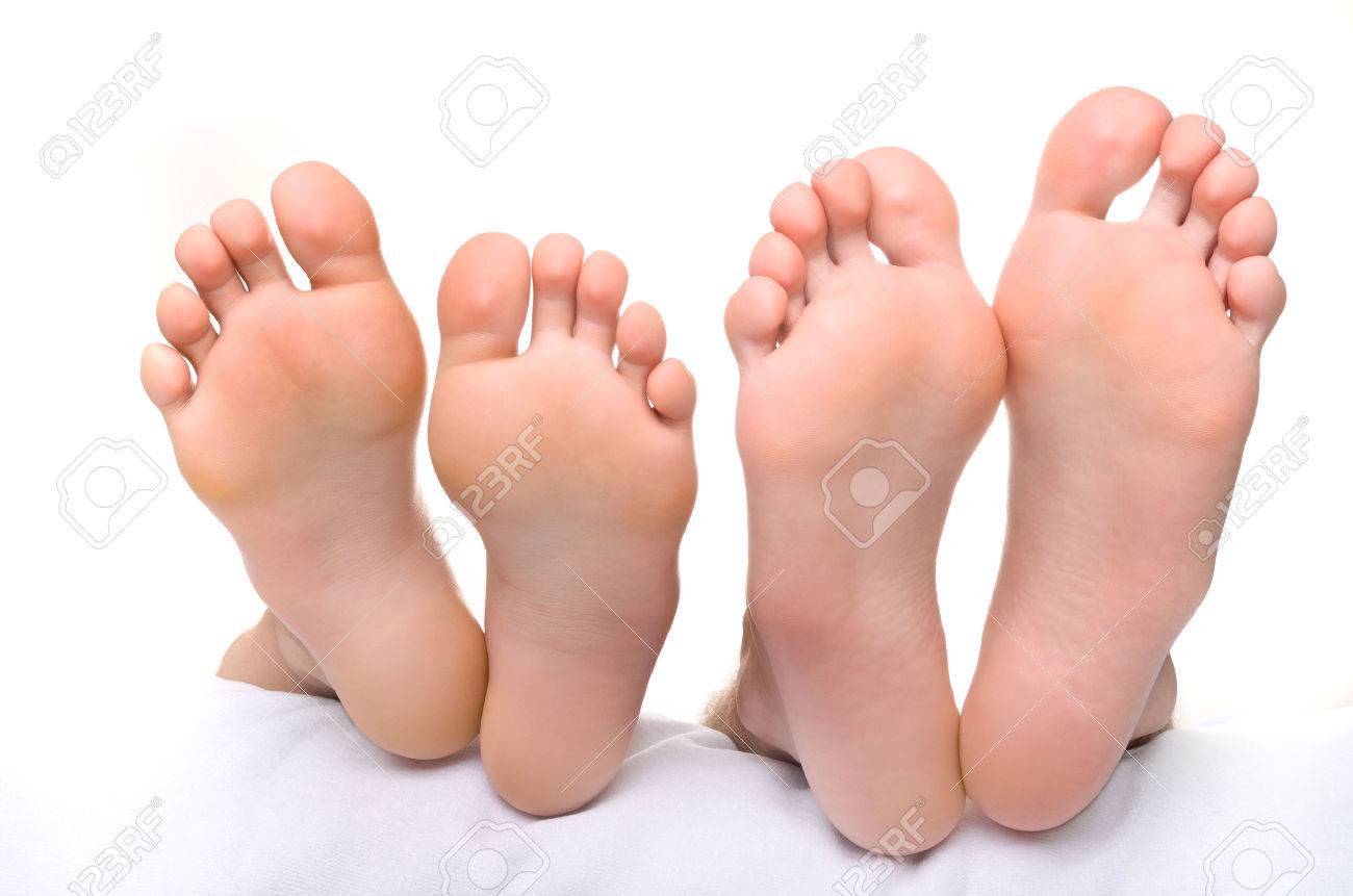 女性の脚と男性の足 の写真素材 画像素材 Image