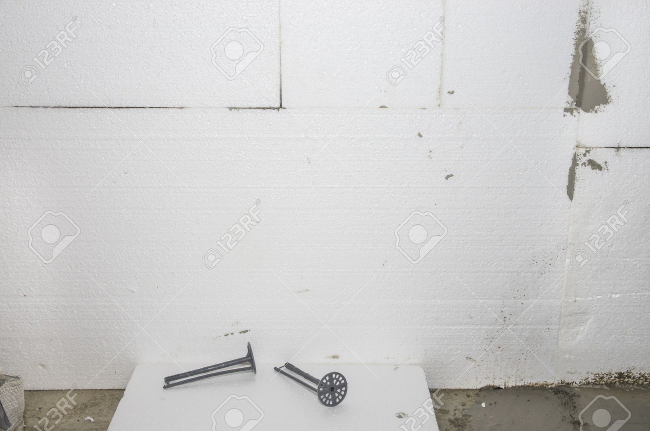 発泡スチロール壁断熱材プロジェクト拡張アンカーと発泡スチロール シート の写真素材 画像素材 Image