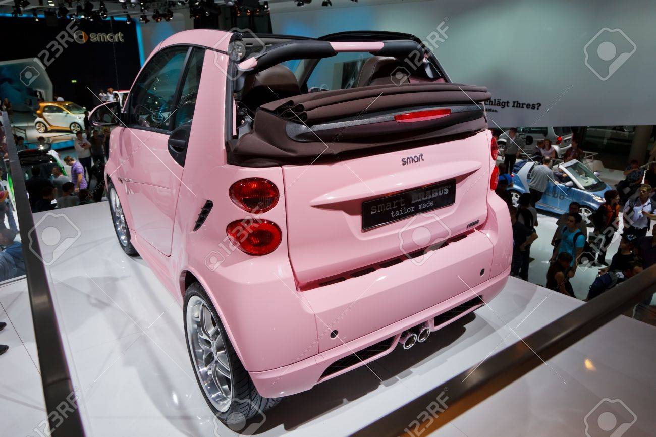 pink smart car price